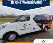 We zijn trots om aan te kondigen dat we ons wagenpark hebben uitgebreid met een nieuwe elektrische bus! Deze aanwinst past perfect binnen onze visie voor duurzaamheid en maatschappelijk verantwoord ondernemen. We zetten graag stappen richting een veilige en groene toekomst, en deze bus is daar een belangrijk onderdeel van. In samenwerking met @studiomes en @signpeople hebben we de bus in onze eigen huisstijl laten beletteren. We zijn ontzettend blij met het resultaat! | Preventief - Veiligheidstrainingen zoals BHV en EHBO